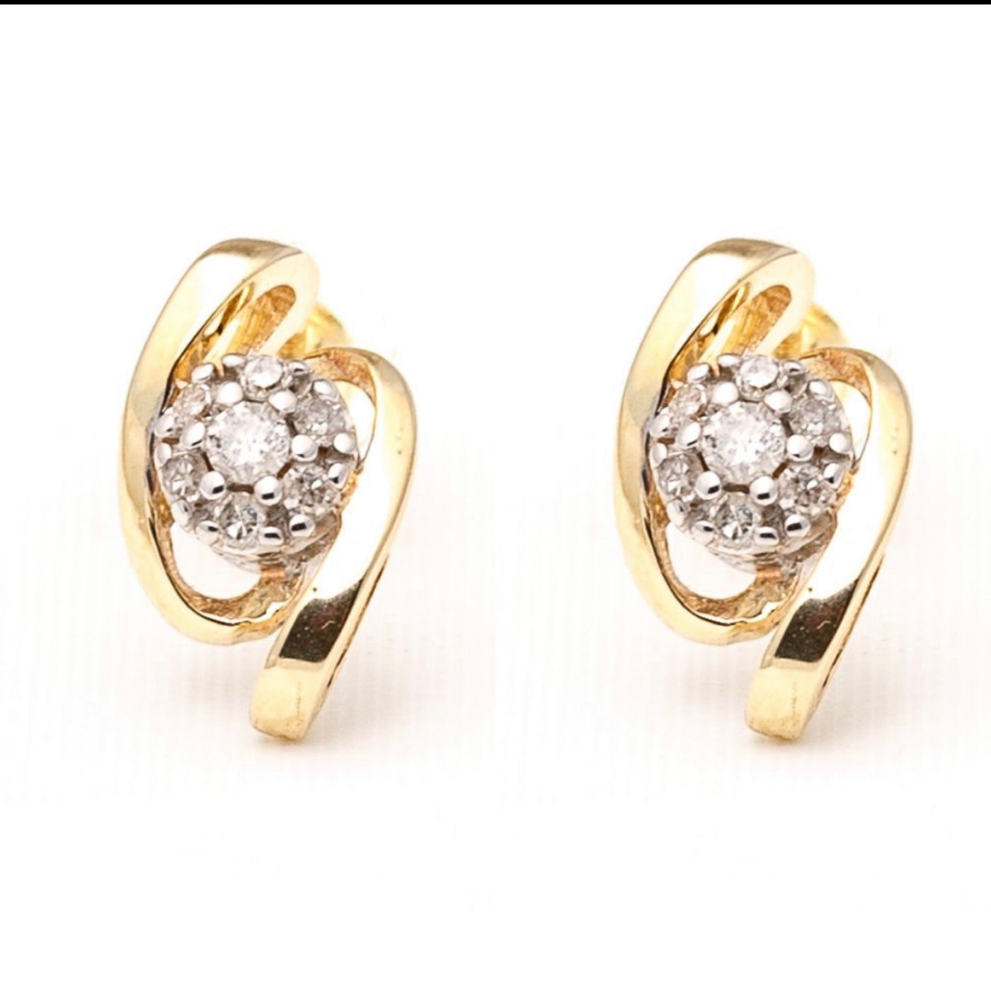 9K Yellow Gold Earrings Cluster with Natural Diamond
