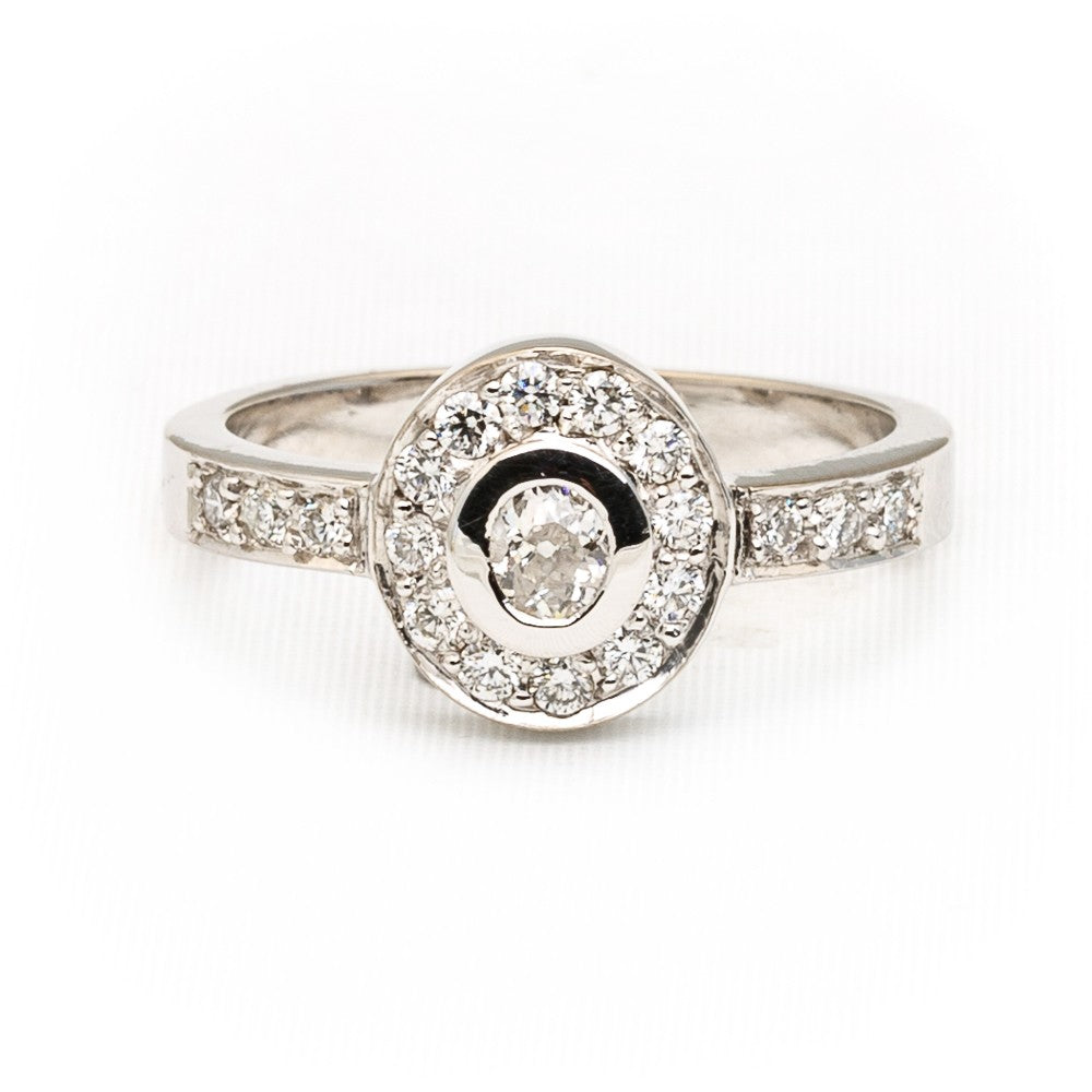 18k White Gold Halo Engagement Ring with Natural Diamond